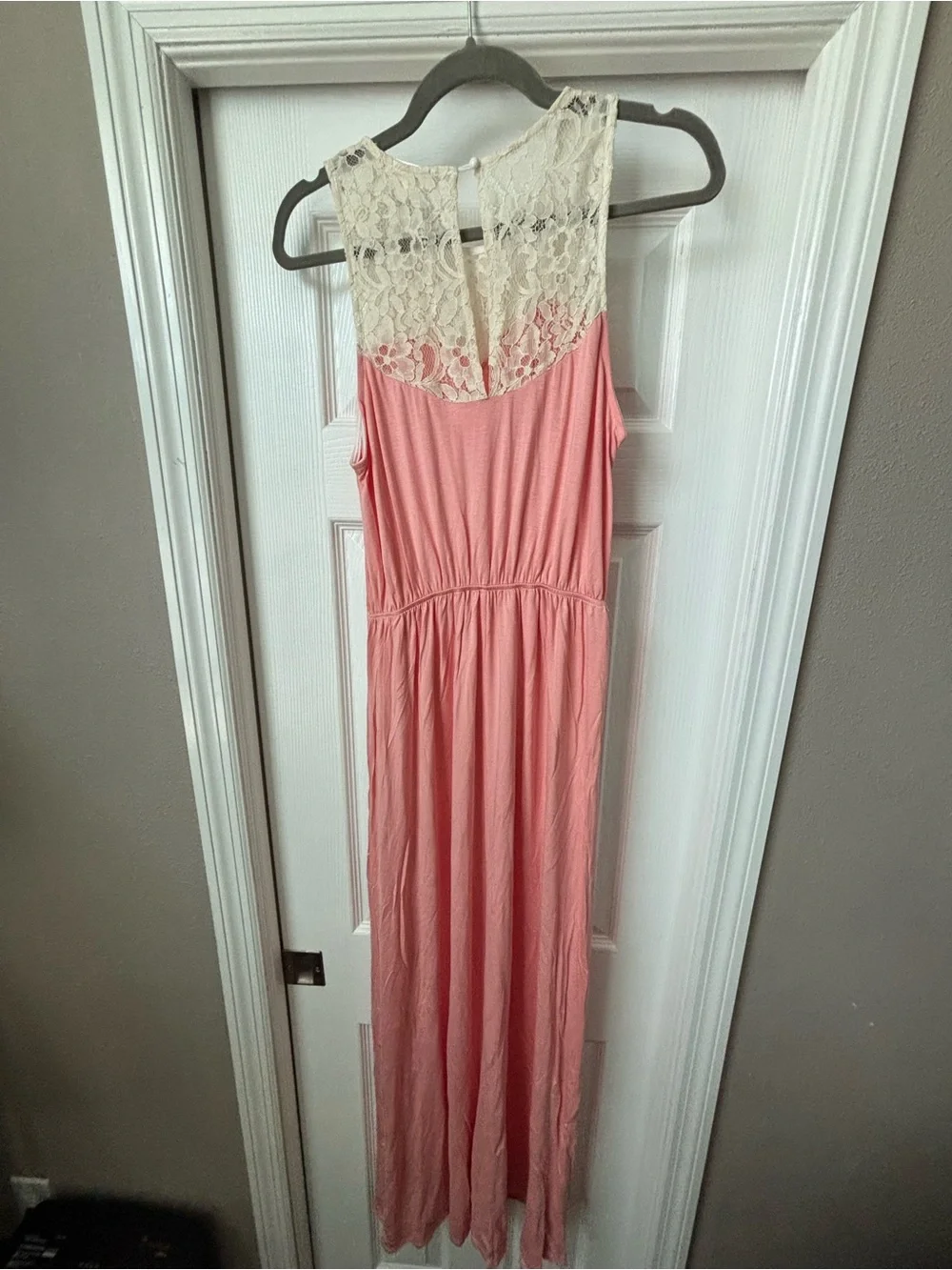 Halley & Co. Cream Lace Pink Lined Sleeveless Dress - Picture 2 of 5